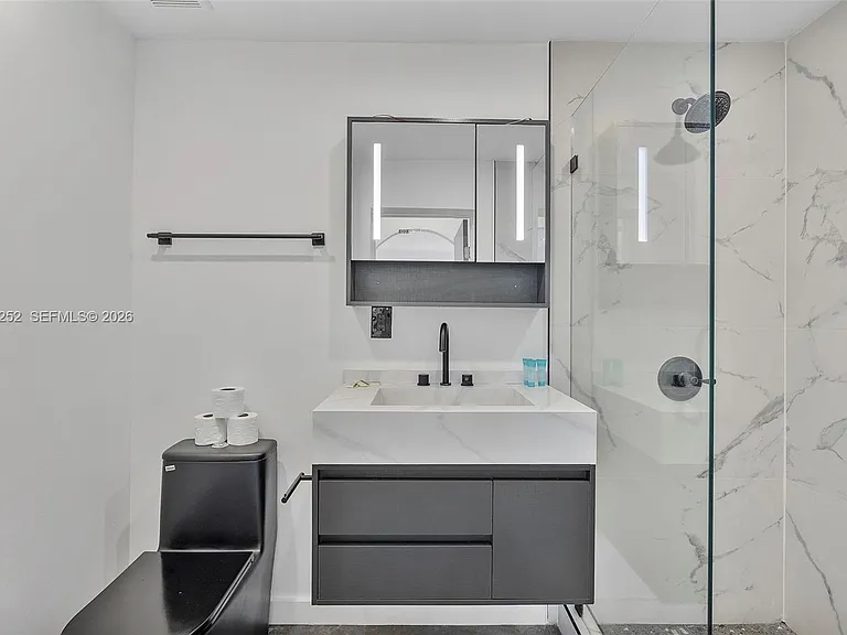501 NW 46th St — Photo 29