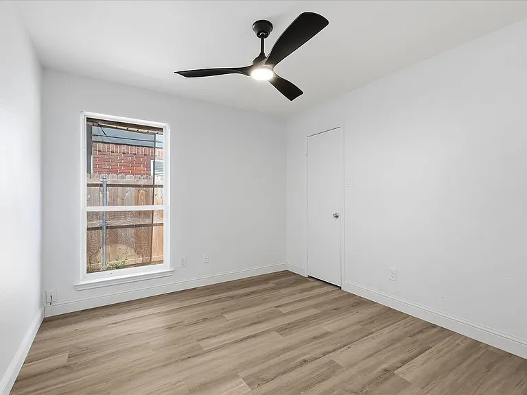 8812 Sabinas Trl — Photo 18