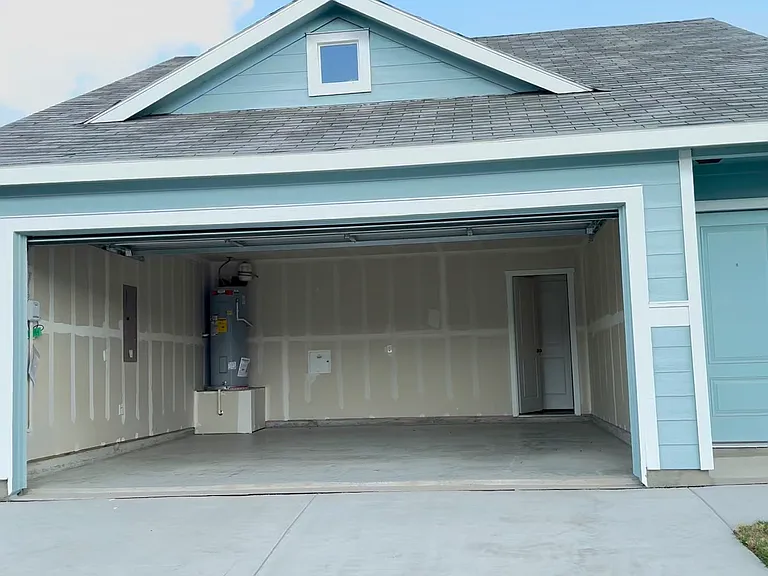 10021 Southwest Dr — Photo 2