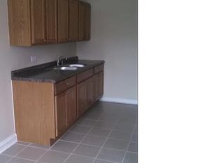 7151 S Bennett Ave, Chicago, IL 60649
