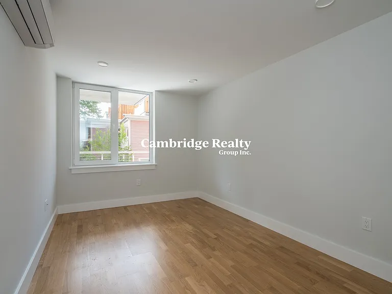 334 Harvard St #T3 — Photo 6