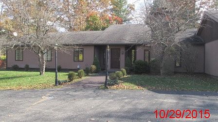 1st image of 16 Crestwood Dr