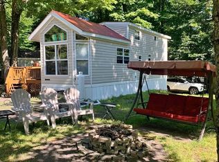 492 Pine Pl, Gouldsboro, PA 18424