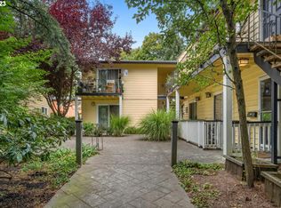 3531 SW Troy St APT 9, Portland, OR 97219