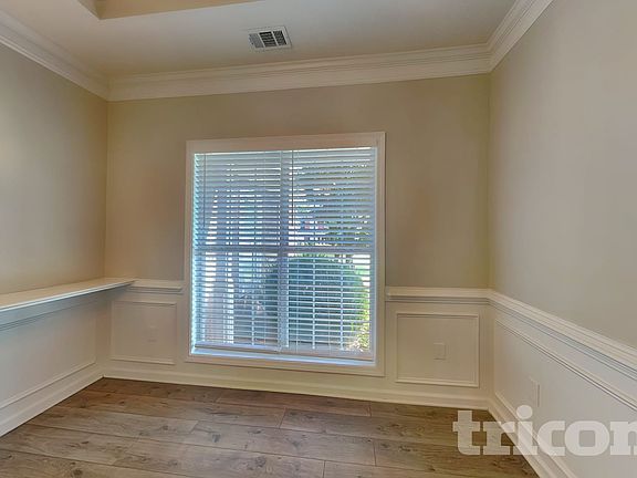 3rd image of 295 Wisteria Blvd
