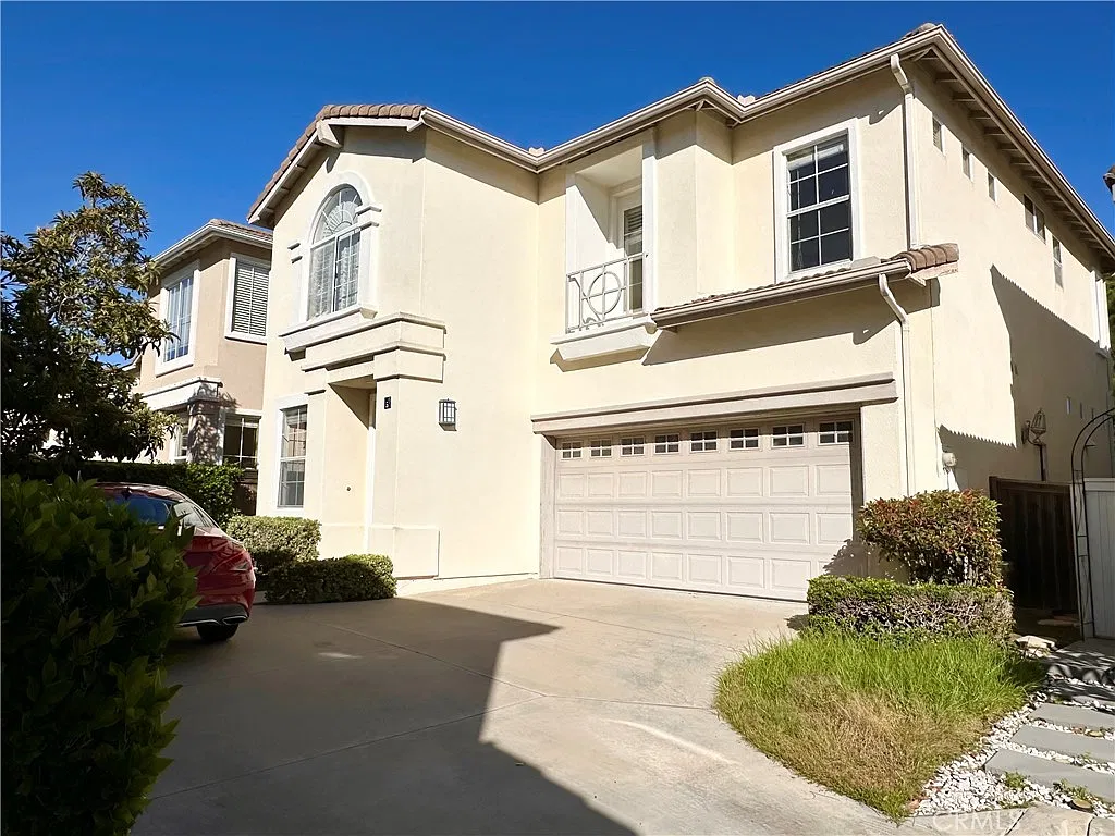 3 bed, 2.5 bath, 2014 sqft, $4,800 — Photo 4