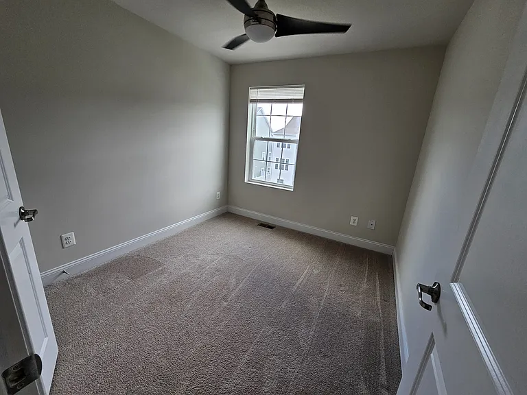 625 Heathland Trl — Photo 26