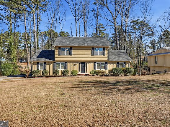 3rd image of 2328 Horseshoe Bend Rd SW