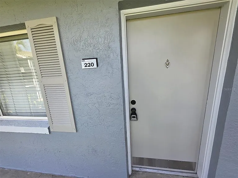 139 Oyster Bay Cir #220 — Photo 6
