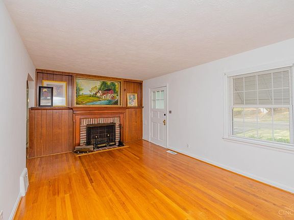 4th image of 7364 Clovernook Ave