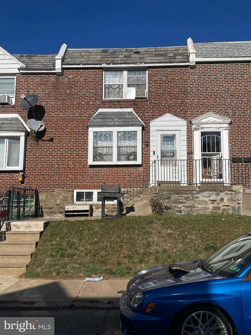 1245 Hale St photo 1