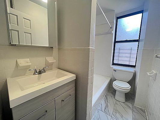 5th image of 1230 Sheridan Ave #1H