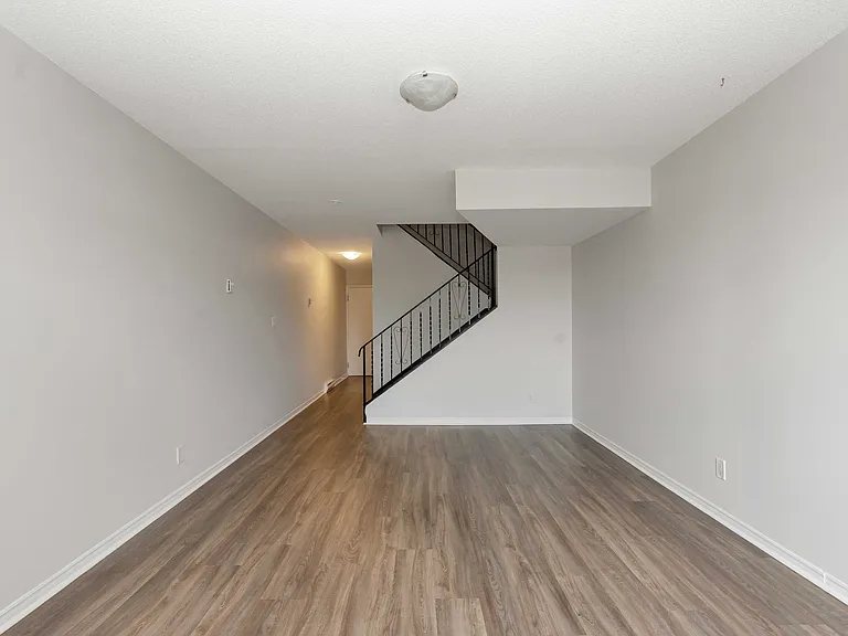 12 Colborne St E #206 — Photo 9
