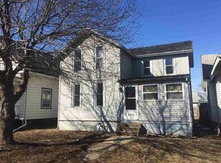 540 3rd Ave S, Clinton, IA 52732