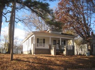 406 S Church St, Carmi, IL 62821