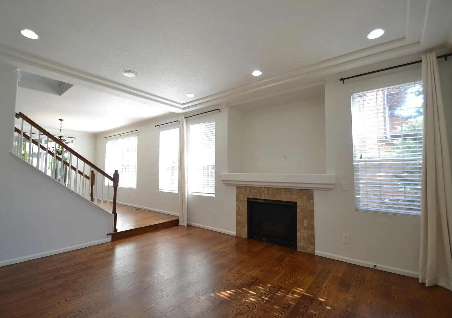 4 bedrooms and large loft in Banning Lewis with AC! — Photo 4