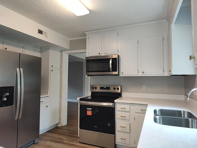 7413 Doves Nest Cir — Photo 4