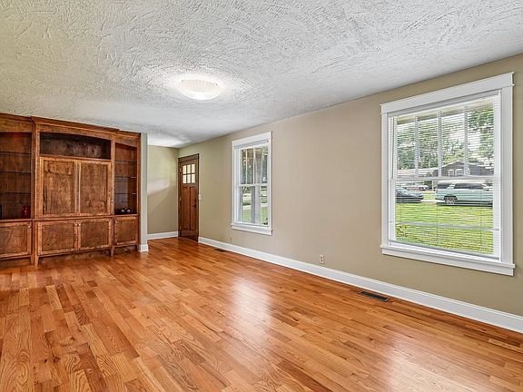 4th image of 312 Tyne Blvd