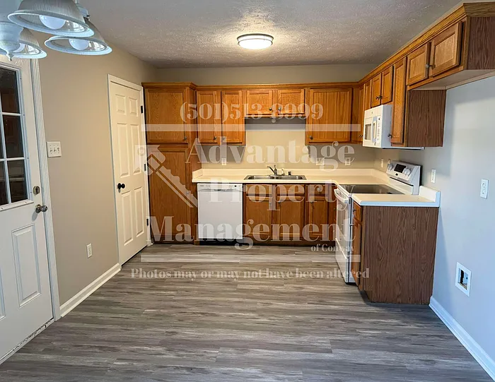3 bed, 2.0 bath, 1245 sqft, $1,400 — Photo 3