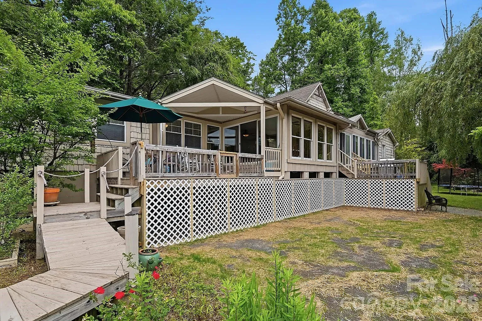 5 bed, 3507 sqft, $4,700 — Photo 2