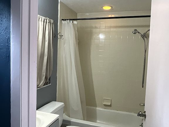 5th image of 52 Clark St #1
