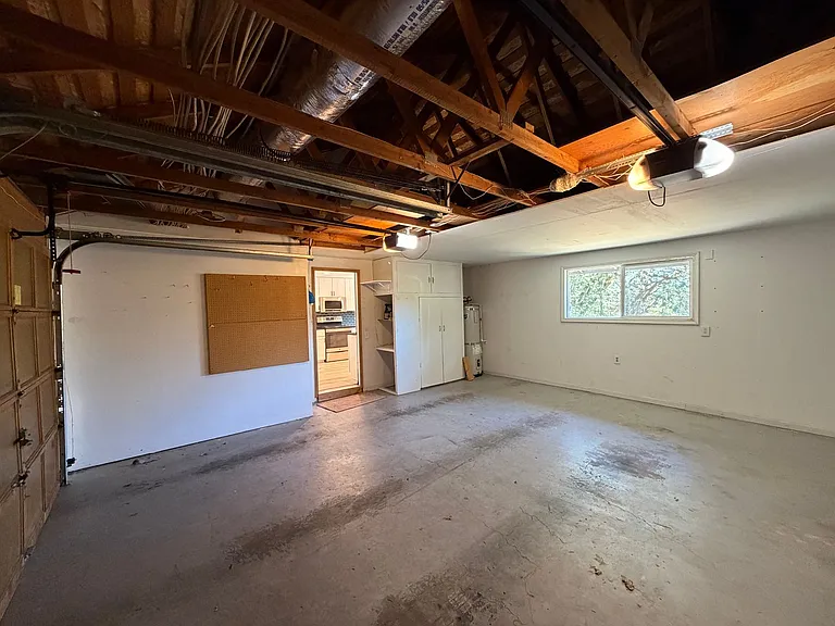 3823 Wilshire Ln — Photo 32