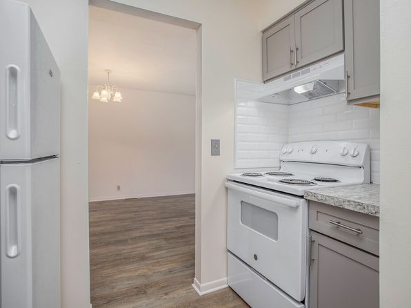 Village West Apartments | 736 Colony Ct, Niles, MI