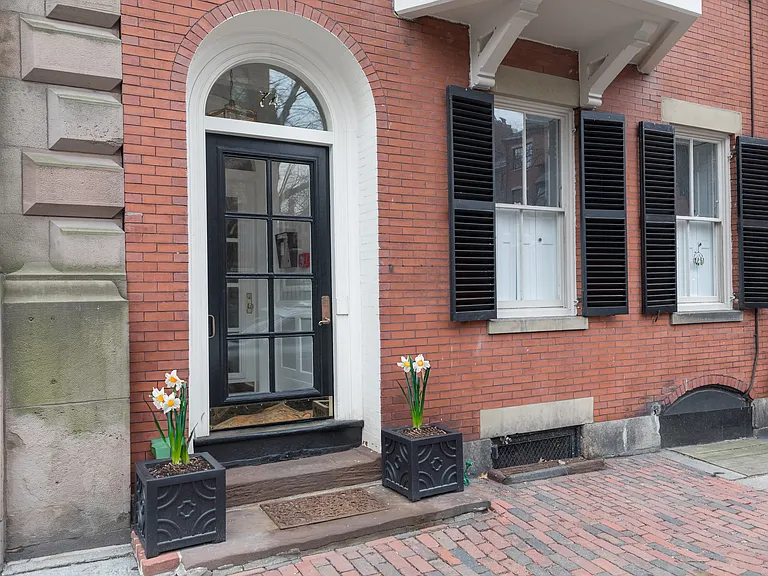 74 Mount Vernon St #1F — Photo 12