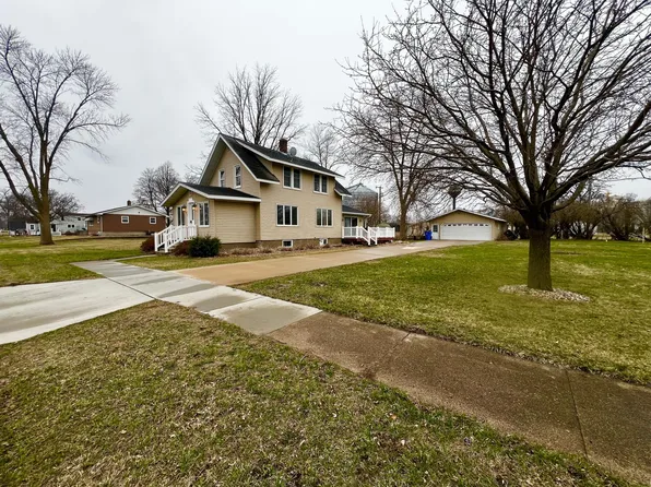 442 4th St, Dawson, MN 56232