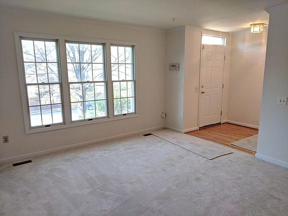 2nd image of 304 Skidmore Blvd