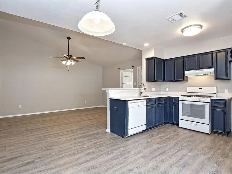 2408 Berkett Dr #B — Photo 6