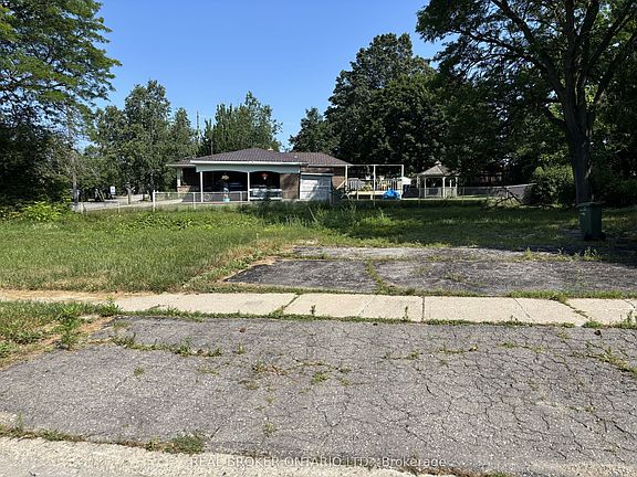 5th image of 4 Sherwood Dr