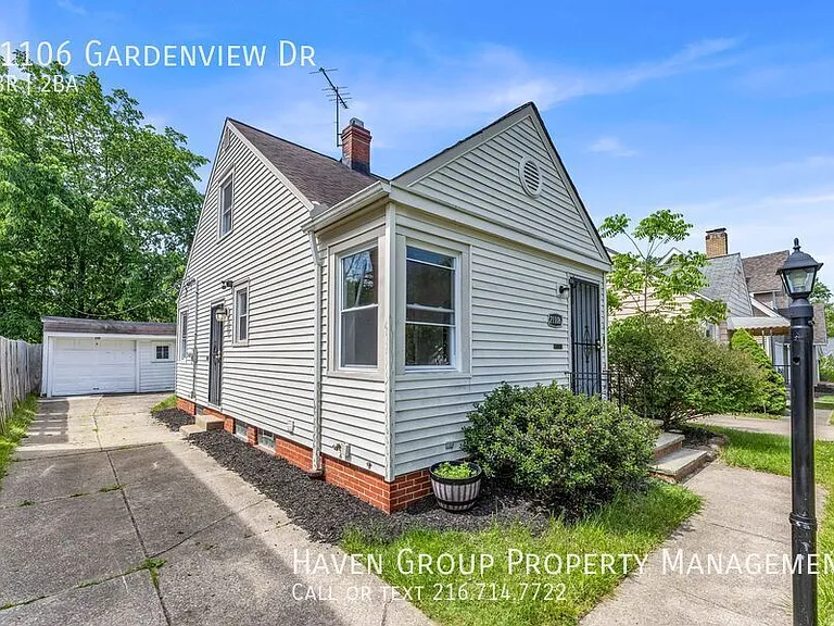 21106 Gardenview Dr — Photo 2