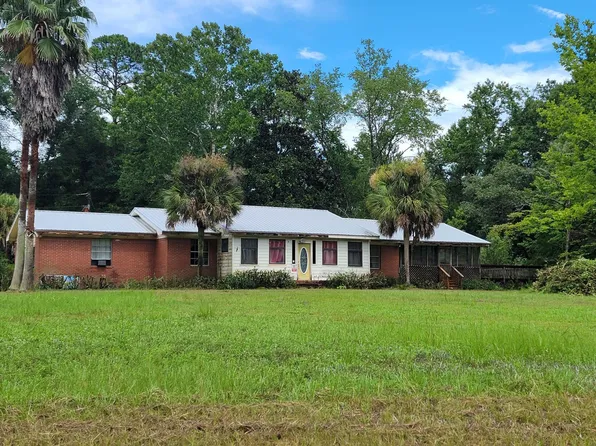 155 Porsche Ln, Crawfordville, FL 32327