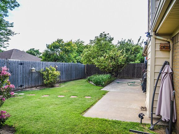 2nd image of 6709 Westcliff Cir