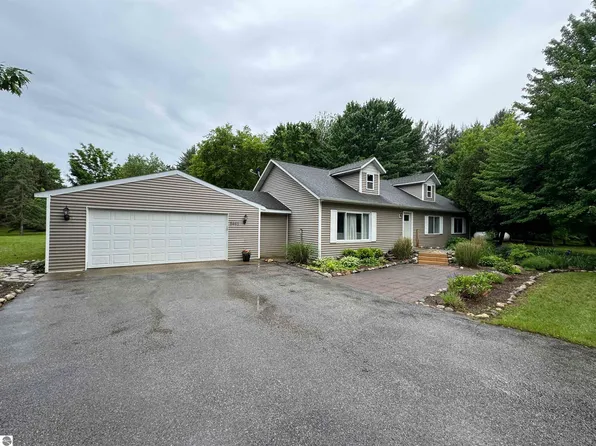 5461 M 72 W, Williamsburg, MI 49690
