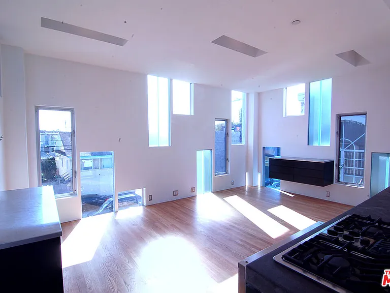 116 Pacific Ave — Photo 17