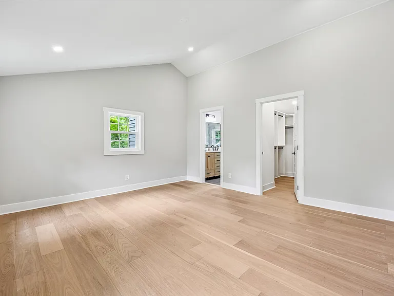 218 Biddulph Rd — Photo 29