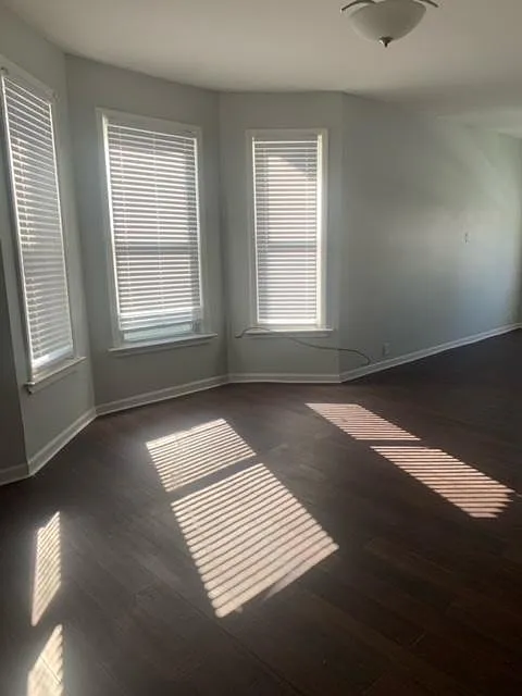 3 bed, 1400 sqft, $2,400 — Photo 3