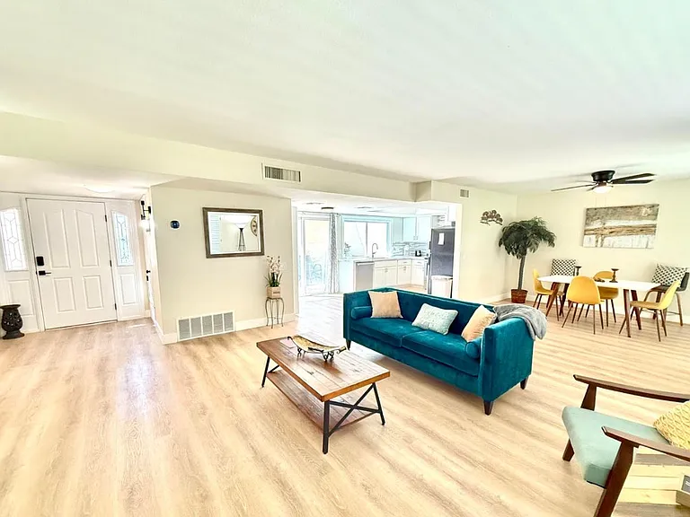 6147 E Lewis Ave — Photo 6