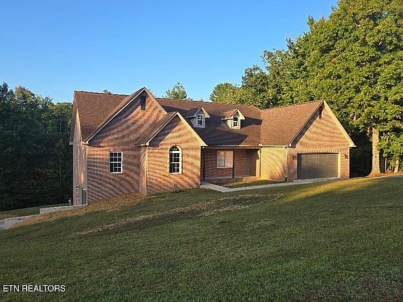 3rd image of 425 Indian Hills Rd