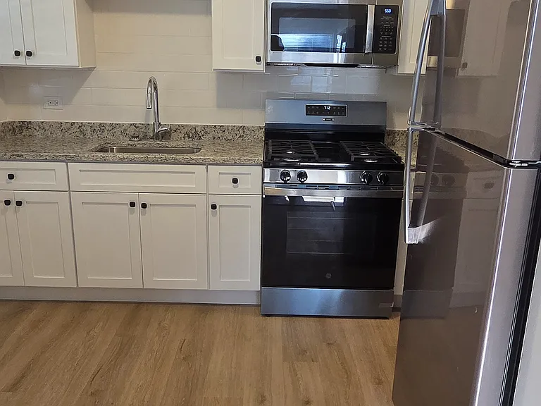 7427 Dixon St #C — Photo 2