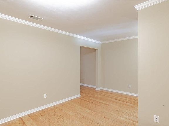 3rd image of 704 Glenwood St