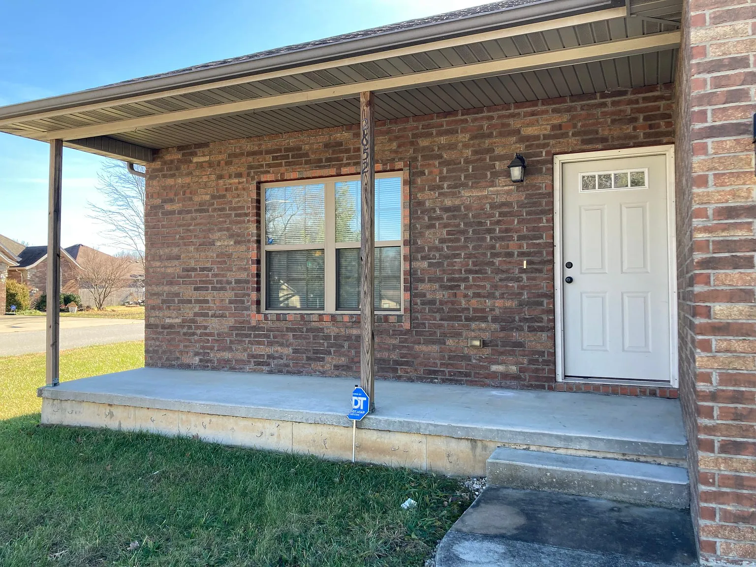 3 bed, 1500 sqft, $1,650 — Photo 2
