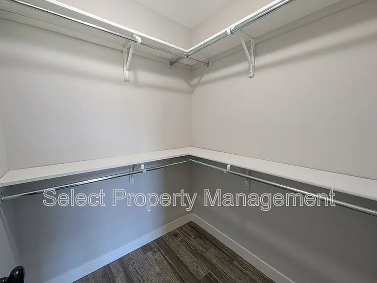 1408 Sacred Oak Ct — Photo 24