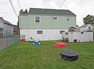 181 Center St, Springdale, PA 15144