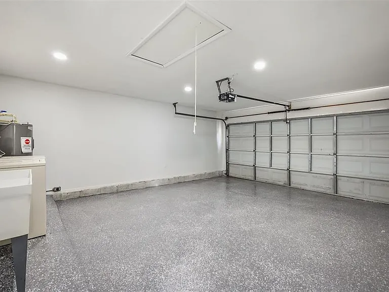 106 Lamplighter Dr — Photo 28