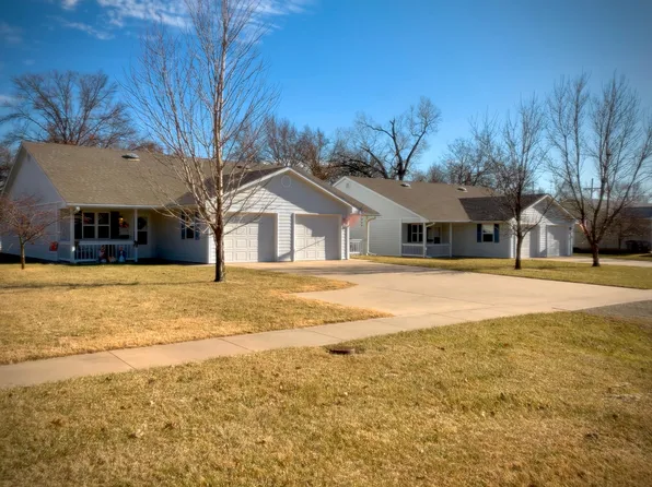 406 S Commercial St, Emporia, KS 66801