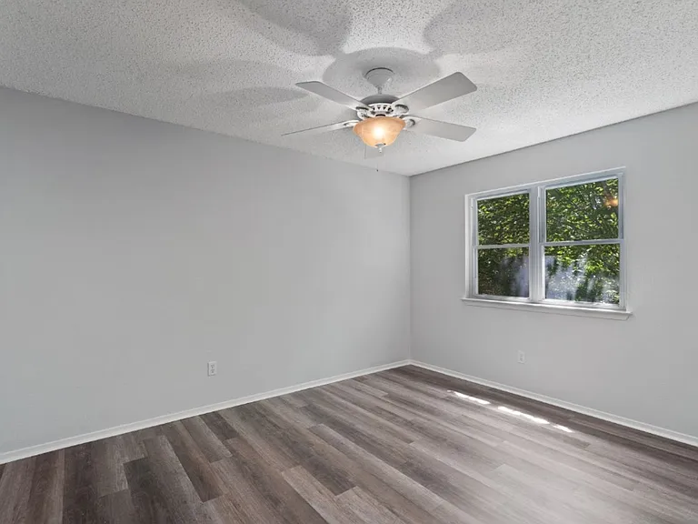 11809 Eubank Dr — Photo 24