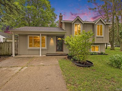 9175 Maplewood Dr, White Lake, MI, 48386